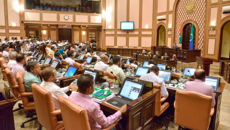 ރެފަރެންޑަމް ވޯޓާނުނަގާ ހިނގަމުންދާ މަޖިލީހުގެ އުމުރު ކުރުވެއްޖެ