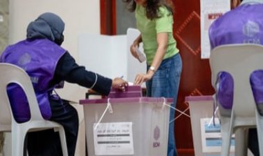 ވޯޓު ކަރުދާހުގައި ވެސް  އޮލުވާލުމާ  ހީލަތް!