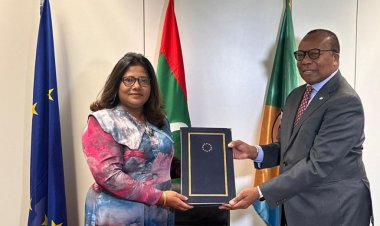 މުއިއްޒު ލާދީނިއްޔަތު ފަތުރާދެނީ ޝޭހުން އެދޭގޮތަށް!؟