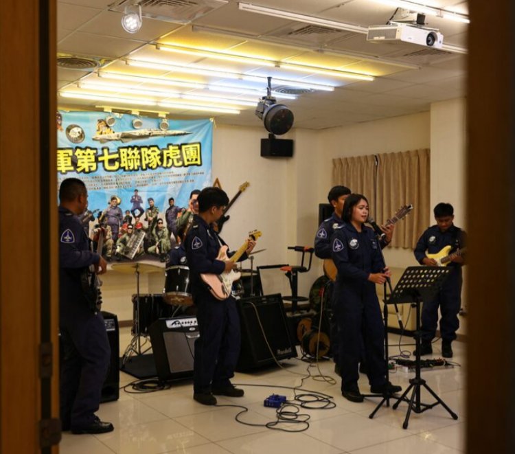 މަޝްހޫރު ފަންނާނުން ސިފައިންގެ ހިދުމަތުން ރެކެންއުޅޭ މައްސަލަތަކެއް