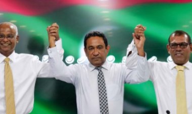 3 ރައީސުން އެއްތަން ވެލުމުން މުޅި ސަރުކާރު ޑިފެންސަށް
