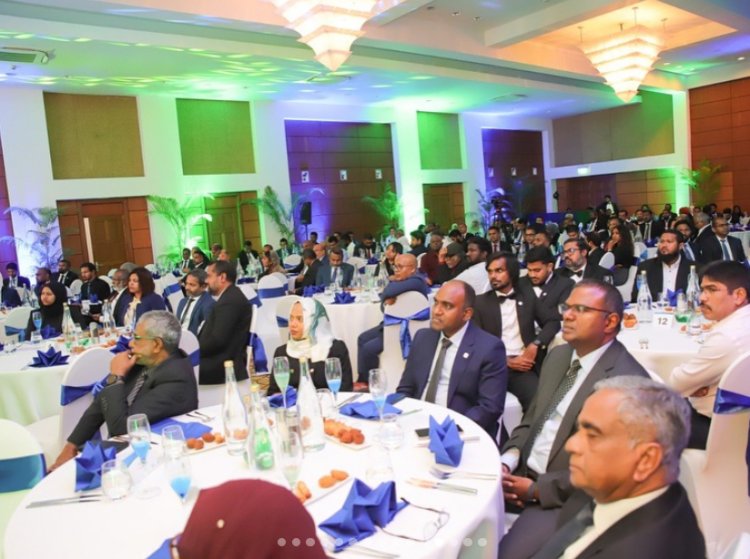 އެމްއައިބީގެ އަހަރީ އާންމު ޖަލްސާ އޮންލައިންކޮށް ބޭއްވުން: ހާމަކަން ބޮޑުވުމެއްތޯ ނުވަތަ ހިއްސާދާރުންގެ ބައިވެރިވުން ކުޑަކުރުމެއްތޯ؟
