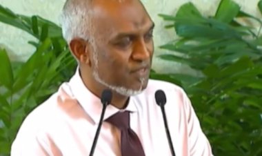 މުއިއްޒުގެ ޑެސްޕަރޭޓްނަސް ޓް ދަ މެކްސް