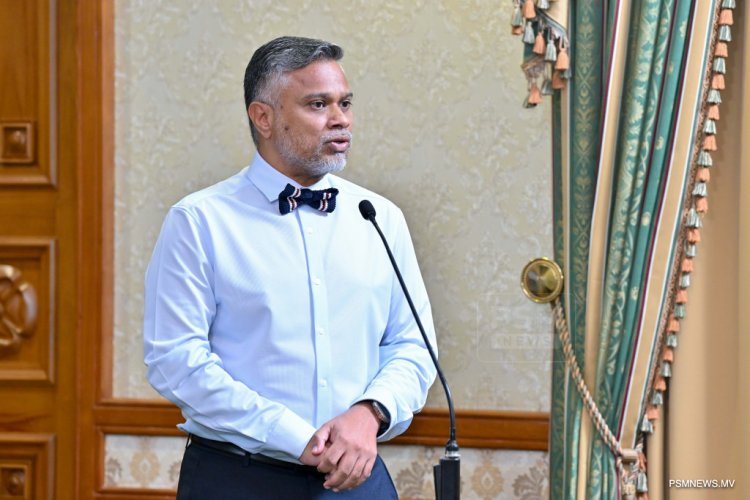 އަނބިމީހާ ސިޔާސީ މަގާމެއްގައި ބަހައްޓާހާ ދުވަހަކު އައްބާހަށް އިންސާފުވެރިއެއް ނުވެވޭނެ