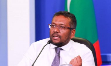 ޑޮލަރުގެ އަގު އުފުލެމުން ދަނީ ސަރުކާރުގެ ބޮޑު އިސްރާފުގެ ސަބަބުން: ފައްޔާޒު