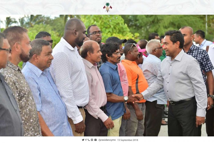 މުއިއްޒު ބޭނުމިއްޔާ ކިއްޕާ ތޮފި އަޅާ | ދިވެހިން އަޅުވަން ނޫޅޭ